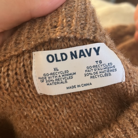 NWT Old Navy Cable Knit Sweater - Picture 10 of 10